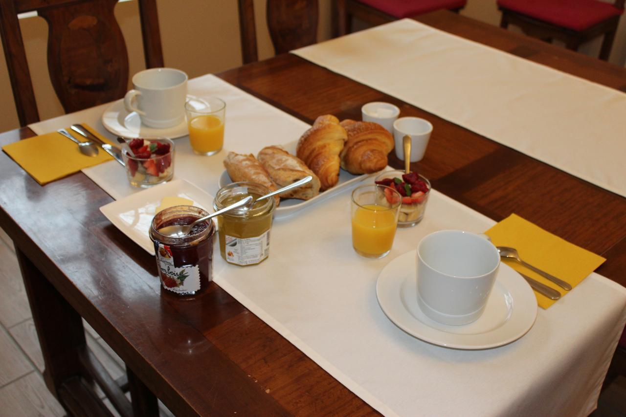 L'Angely - Chambres D'Hotes นีออร์ ภายนอก รูปภาพ